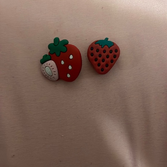 two set of strawberry croc pins - Picture 1 of 1